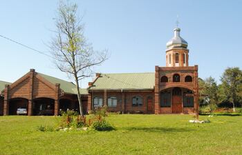 el-monasterio-del-santo-encuentro-esta-ubicado-en-una-colina-de-siete-hectareas-rodeado-de-campos--201833000000-1495320.jpg