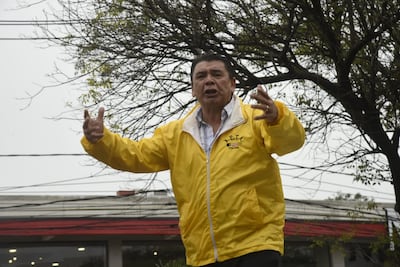 Aristides Morales. Protesta de taxistas y cierre de la calle Capitán Pedro Villamayor con un contenedor.