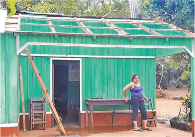 Esta es una de las viviendas que fue afectada por la tormenta de ayer en el departamento de San Pedro.