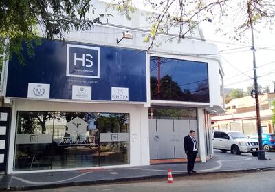 La sede de Bullers SA sobre 12 de Octubre e Igualdad, donde operan otras subsidiarias como SST SA, Renova SA, Watchmann SRL y HS Holding Service. Tiene otro local a escasos metros de este.