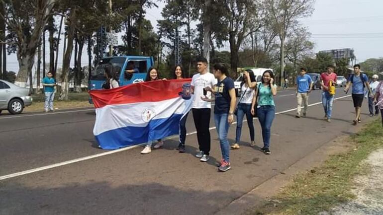 Movilización de docentes universitarios en Caacupé.