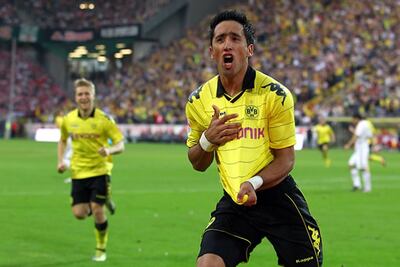 Lucas Barrios celebrando un gol con el Borussia.