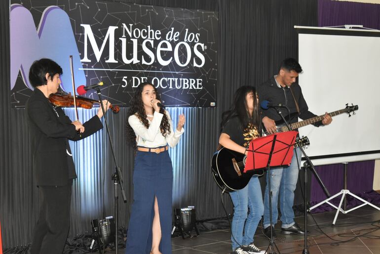 También hubo presentaciones artísticas para amenizar la jornada