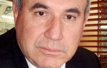 dr-hugo-idoyaga-titular-del-senacsa--221640000000-1554549.jpg
