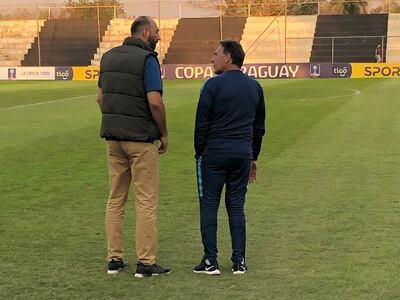 Miguel Ángel Russo (d) y Raúl Zapag en el Juan José Vázquez de San Estanislao.