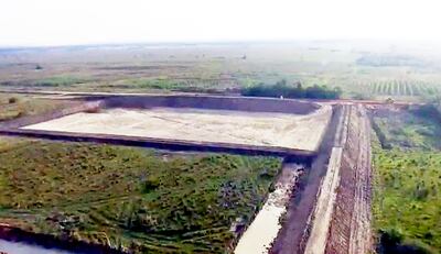 Grandes excavaciones que serán rellenadas con  basura se   pueden observar actualmente  dentro de la propiedad de 250 hectáreas.