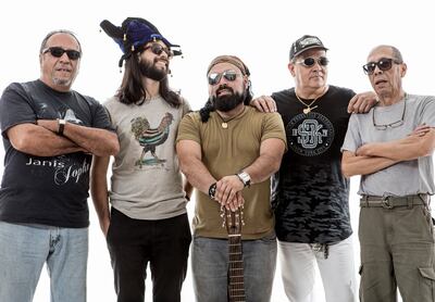 Nde Pomberos es un colectivo musical nucleado por Carlos Galeano (c) y del que participan varios músicos nacionales e internacionales.