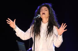 lorde-114010000000-1115532.jpg