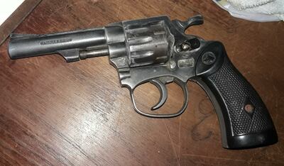 Arma de fuego que estaba en poder de Ricardo Acuña Torres.