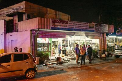 Imagen de la fachada destrozada del comercio afectado.