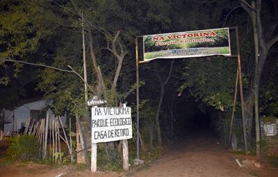 Pasillo que sirve de ingreso al parque ecológico, propiedad de Ricardo Villamayor, que fue tomado por delincuentes que están siendo buscados por la Policía.
