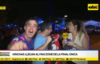Hinchas llegan al Fan Zone de la final única