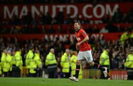 ryan-giggs-entrenador-jugador-del-manchester-united-ingresa-al-campo-de-juego-en-su-ultimo-partido-como-futbolista-profesional-171912000000-1079393.JPG
