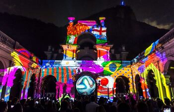 el-balon-oficial-del-mundial-2014-fue-presentado-en-un-palacio-en-rio-con-un-espectaculo-audiovisual-afp--233654000000-635755.jpg