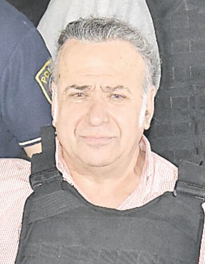 El exsenador Óscar González Daher (ANR, cartista) está acusado porque arrodillaba a jueces y fiscales.