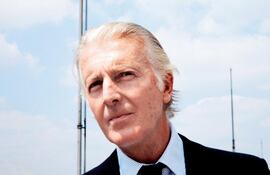 el-fallecimiento-a-los-91-anos-del-frances-hubert-de-givenchy-ha-entristecido-a-francia-y-al-mundo-de-la-moda-que-lo-recordaran-tanto-por-su-audaci-01610000000-1690548.jpg