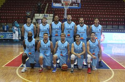 Plantel del Deportivo San José, que ayer inició su participación en el Grupo A de la Liga Sudamericana de Clubes,  en Ecuador.