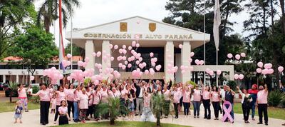 En la Gobernación del Alto Paraná se realizó el lanzamiento de la campaña de prevención del cáncer de mama. Se habilitó el servicio de ecografía mamaria gratis por todo el mes de octubre.