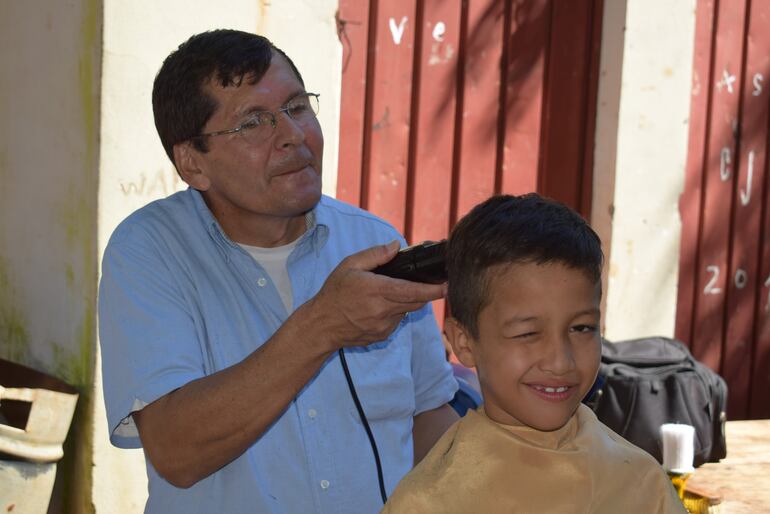 Servicios varios para luqueños con motivo del día de la juventud en Laurelty.