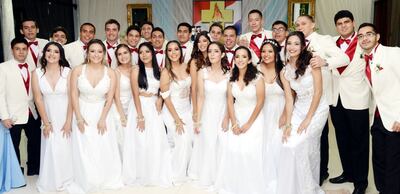 Estudiantes del Bachillerato en Informática -sección “A”- del Colegio Salesianito celebraron su egreso con una fiesta que tuvo lugar en el salón Vista Verde, en Lambaré. Estuvieron, entre otros: Maximiliano Sánchez, Federico Bogado, Sofía Galeano, Giuliano Luraghi e Iván Cáceres. También:  Lourdes Brítez, Óscar Velilla, Nahuel Mendoza, Sol Corvalán,  Víctor Dávalos, Iván Leiva y Coral del Puerto. Familiares y amigos   compartieron el grato encuentro con los egresados.