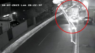 Antes de que se produjera el tiro, Dávalos bajó del rodado ubicado a la izquierda de la carreta y se dirigió hacia el otro lado, donde estaba Báez con otros dos sujetos, quienes lo atacaron y luego escaparon.