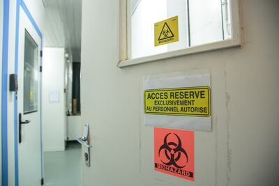 Entrada a una habitación de alta seguridad en el instituto Pasteur donde se almacenan los virus más mortales de los últimos años, en Antananarivo.