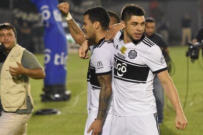 Rodrigo Rojas jugando para Olimpia