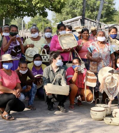 Artesanos del pueblo Ishir, con sus respectivas familias, fueron asistidas con kits de alimentos y ollas populares. Los artesanos de dicha comunidad se dedican a la cestería en karanda’y.