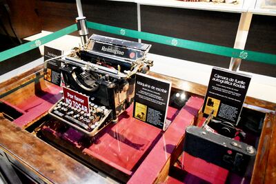 Los primeros equipos de oficina que fueron utilizados en Ayolas también son exhibidos en el museo de Ayolas.