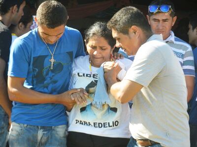 Obdulia Florenciano, auxiliada durante una de las tantas manifestaciones que hizo para reclamar por su hijo.
