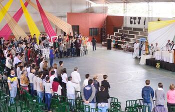 ayer-a-la-tarde-culmino-el-encuentro-de-la-familia-ignaciana-con-una-misa-en-el-colegio-tecnico-javier-cientos-de-fieles-participaron-de-la-jornada-200717000000-1602386.jpg