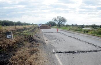 km-331-cruce-pioneros-marcacion-de-un-sector-a-abrir-el-agua-depositada-en-las-cunetas-indica-que-este-tramo-de-ruta-atraviesa-una-zona-con-un-ma-211952000000-1730728.jpg