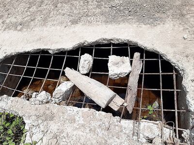 La foto muestra la pésima situación de una de las alcantarillas en el tramo que une María Auxiliadora con Bahía Negra.