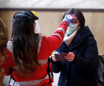 Aunque los casos positivos de coronavirus, en Italia, siguen bajando, los registros de fallecidos no paran.