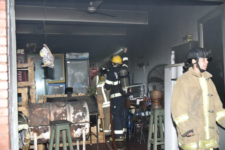 Negocio en donde hubo un principio de incendio.