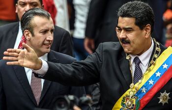 el-presidente-de-venezuela-nicolas-maduro-d-junto-a-su-vicepresidente-tareck-el-aissami-afp--211014000000-1544150.jpg
