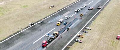 Las obras  de reparación de la pista, que iban a durar un mes, finalmente llevarán más tiempo tras los cambios  en el proyecto.