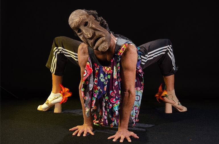 Unipersonal de danza inspirado en fiesta del “Kamba Ra’anga”