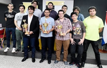 todos-los-competidores-del-iii-torneo-de-maestros-de-la-feparaj-que-concluyo-ayer-en-abc-color-volvio-a-ganar-neuris-delgado-los-cuatro-gm-ocuparon-214622000000-1411788.jpg