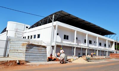 El futuro Hospital de IPS de San Juan Bautista, en plena construcción. La obra culminará en mayo, dicen.
