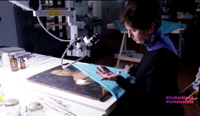 Imagen del proceso de restauración al que fue sometida la pintura de Rafael Sanzio, en el que se descubrieron las diferencias en los trazos con el boceto.