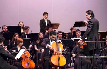 diego-sanchez-haase-dirigira-hoy-a-la-orquesta-filarmonica-de-toluca--202817000000-1389070.jpg