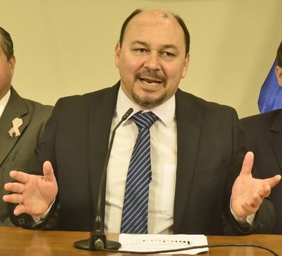 Julio Fernández, titular de Aduanas (c), junto a  Emilio Fúster (izq.), René Fernández, Óscar Orué y Carlos Arregui.