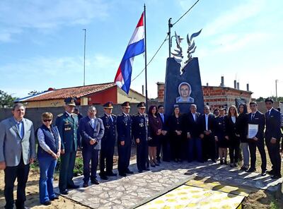 El acto de homenaje al comisario abatido en Capitán Bado durante un enfrentamiento.