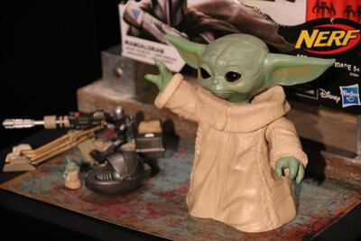 Los productos de Baby Yoda, figura que se ha transformado en uno de los fenómenos de Star Wars.