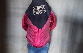 Detenido por violar arresto