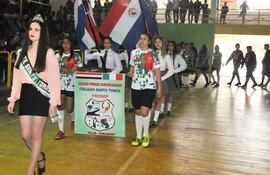 desfile-de-una-de-las-instituciones-en-la-jornada-inaugural--220918000000-1613005.jpg