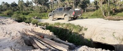 Verdaderas trampas mortales son para los automovilistas los precarios y viejos puentes de madera que están en los caminos del Alto Paraguay. Los vecinos adelantan que temen quedar nuevamente aislados en temporada de lluvias.