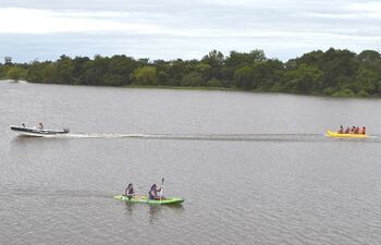 la-demanda-de-los-servicios-de-kayaks-y-botes-bananas-aumento-considerablemente-en-pilar--204150000000-1283758.jpg