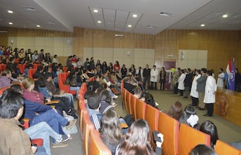 con-algunas-escaramuzas-que-no-pasaron-a-mayores-se-llevo-a-cabo-ayer-en-el-auditorio-de-la-facultad-de-medicina-la-reunion-informativa-para-pa-193513000000-1474040.jpg